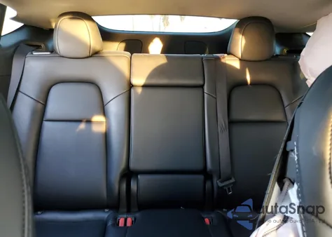 2024 Tesla Model Y из США, поврежденный, VIN 7SAYGDED7RF192231